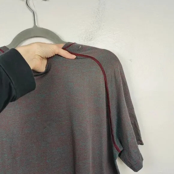 Lululemon Metal Vent Tech Tee Mens Large Red Teal Breathable Mesh Gym FLAWED - Picture 7 of 7